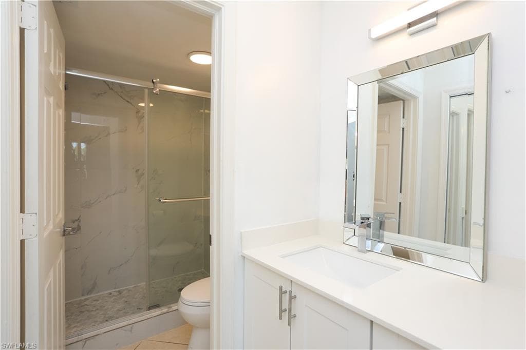 5754 Deauville CIR # E104, NAPLES FL 34112-25