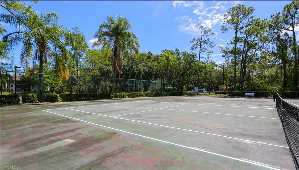 5754 Deauville CIR # E104, NAPLES FL 34112-35