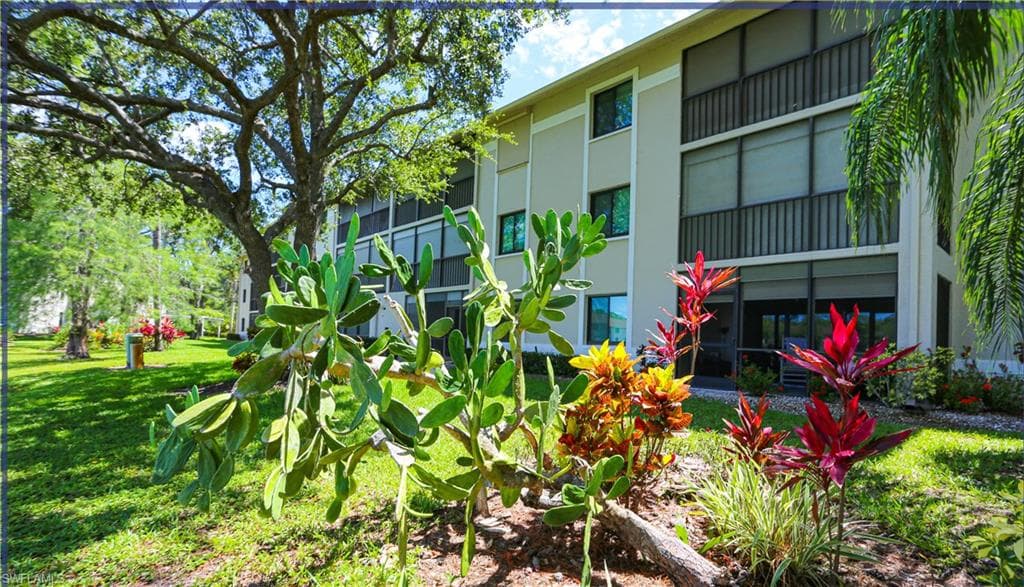 5754 Deauville CIR # E104, NAPLES FL 34112-37