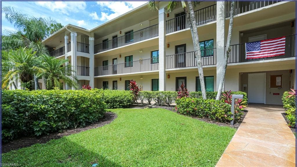 5754 Deauville CIR # E104, NAPLES FL 34112-40