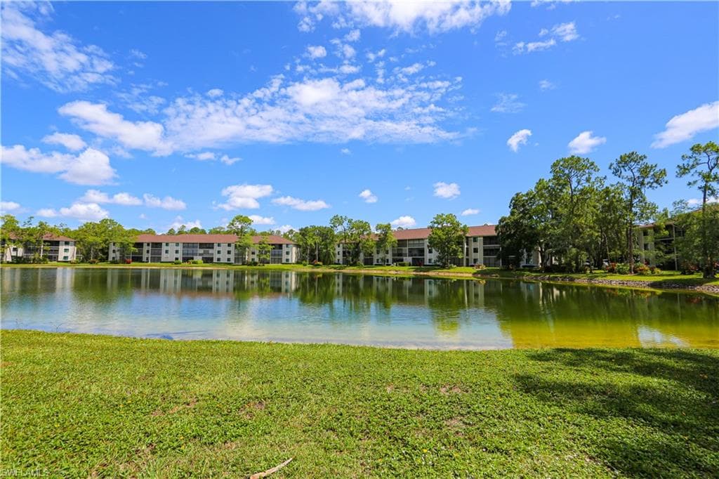 5754 Deauville CIR # E104, NAPLES FL 34112-44