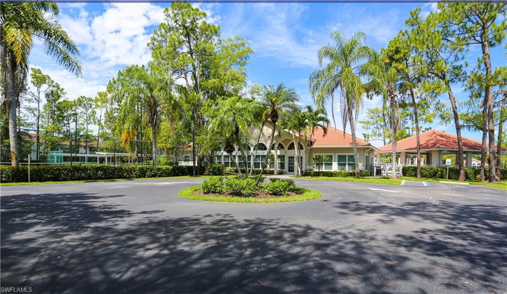 5754 Deauville CIR # E104, NAPLES FL 34112-36