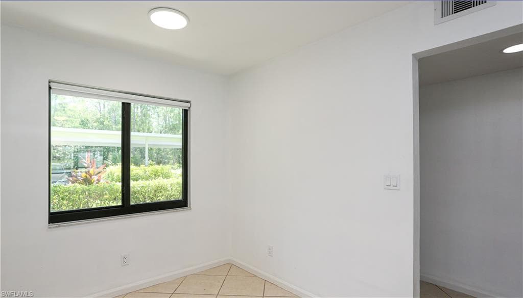 5754 Deauville CIR # E104, NAPLES FL 34112-18