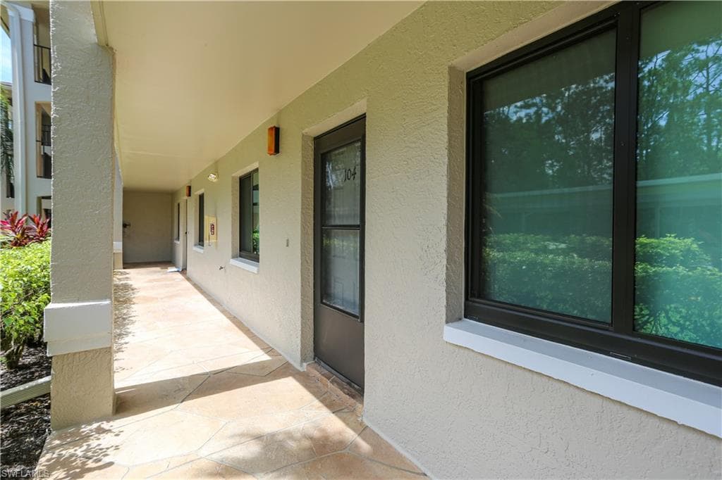 5754 Deauville CIR # E104, NAPLES FL 34112-30