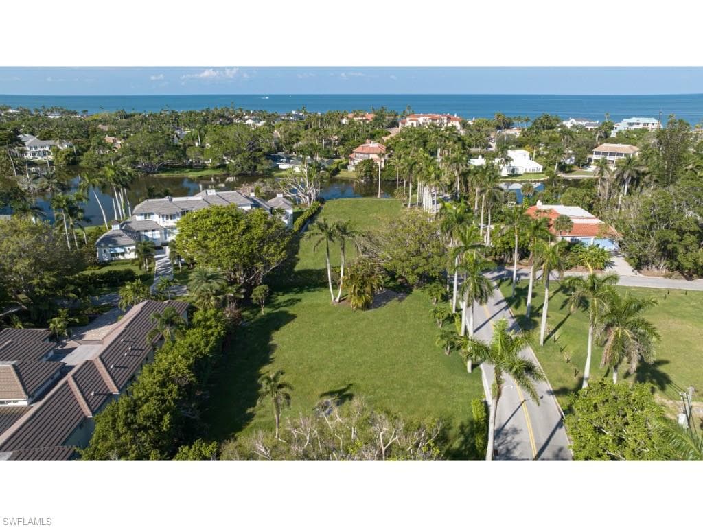 2433 Lantern LN, NAPLES FL 34102-1