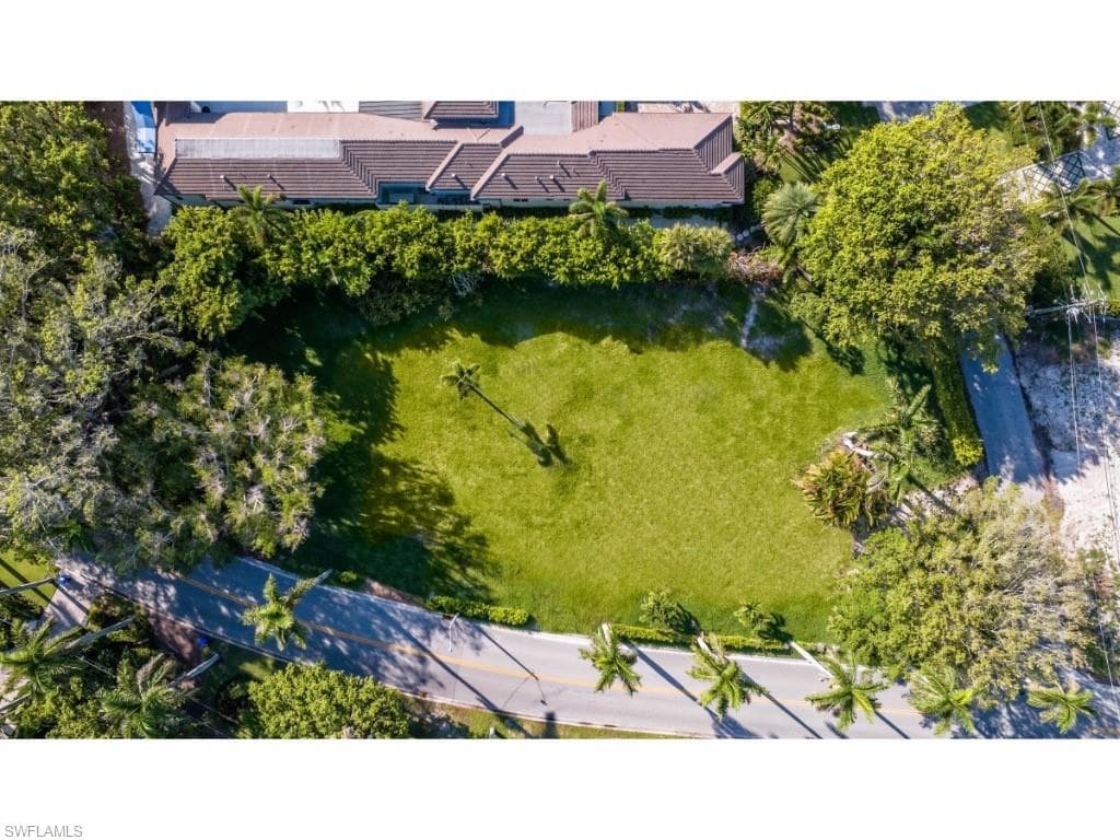 2433 Lantern LN, NAPLES FL 34102-4