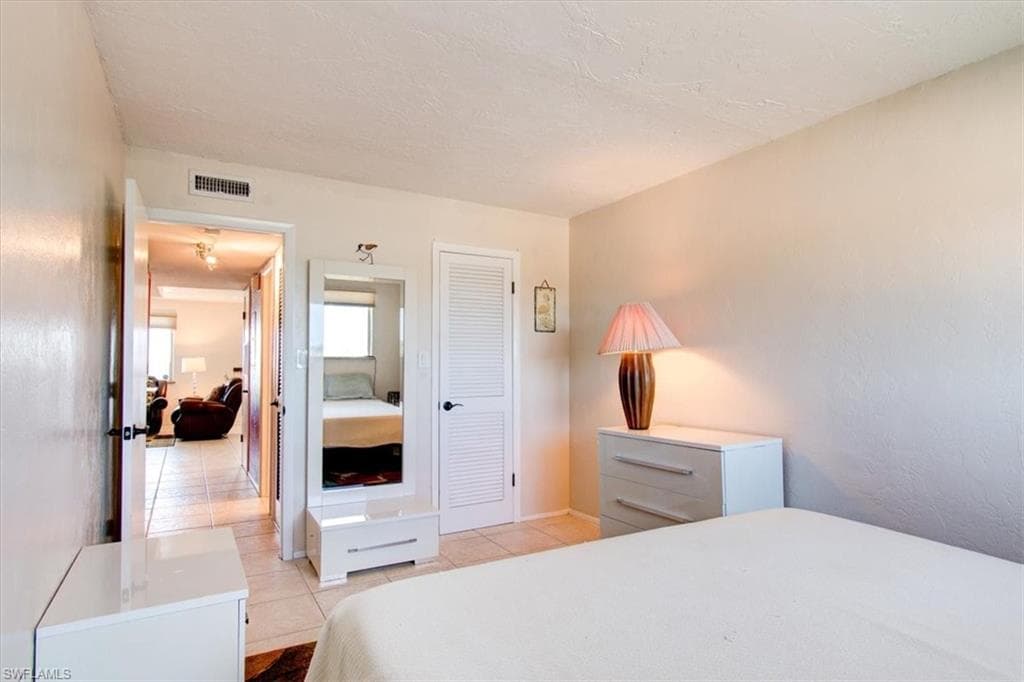 4906 Victoria DR # 413, CAPE CORAL FL 33904-15