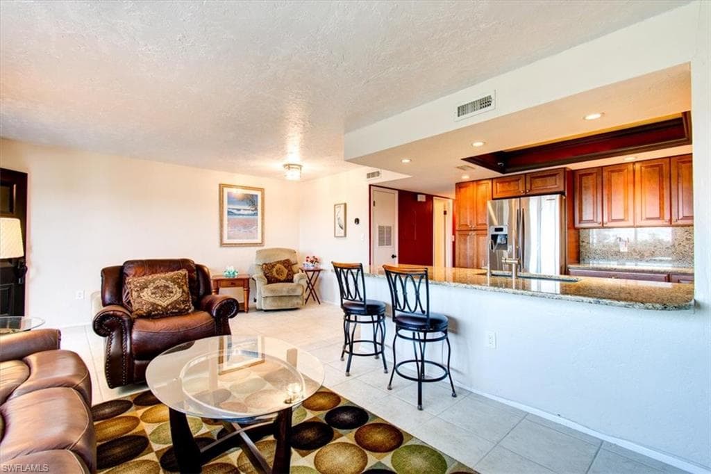 4906 Victoria DR # 413, CAPE CORAL FL 33904-4