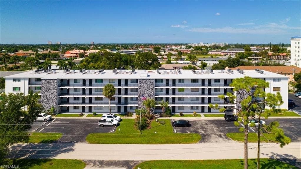 4906 Victoria DR # 413, CAPE CORAL FL 33904-20