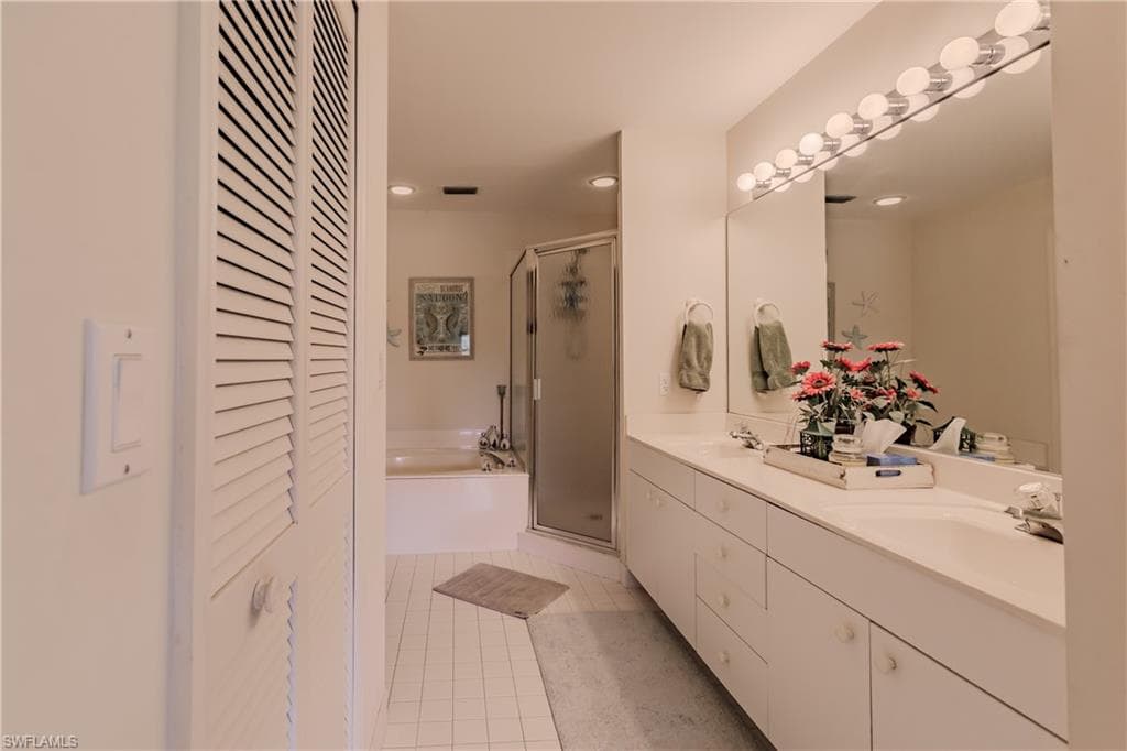 8251 Grand Palm DR # 1, ESTERO FL 33967-17