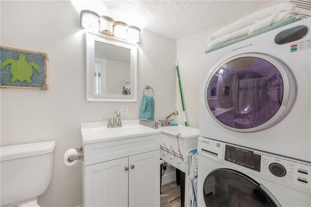 1007 Anglers CV # J204, MARCO ISLAND FL 34145-12