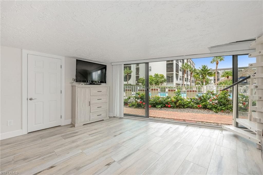 1007 Anglers CV # J204, MARCO ISLAND FL 34145-11