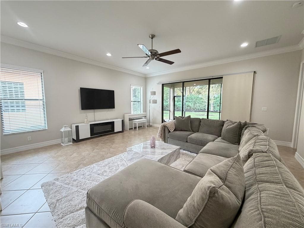 3195 Pacific DR, NAPLES FL 34119-8