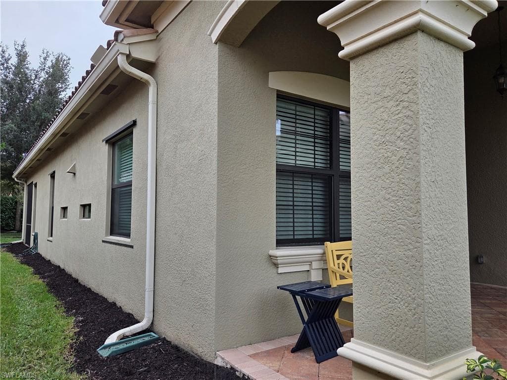 3195 Pacific DR, NAPLES FL 34119-3