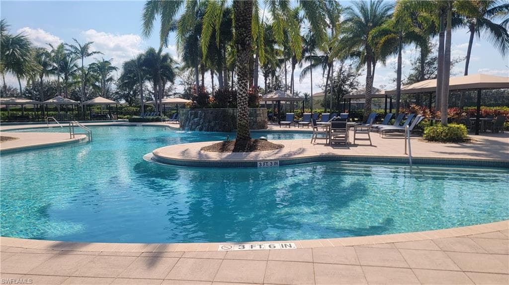 3195 Pacific DR, NAPLES FL 34119-20