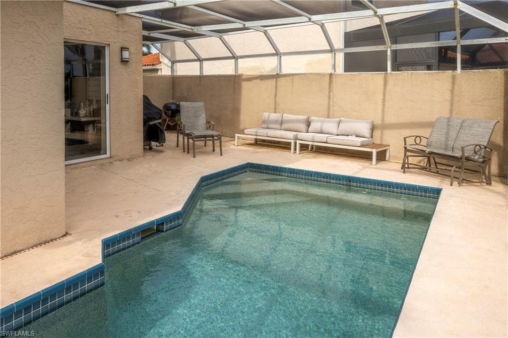 212 Sabal Lake DR, NAPLES FL 34104-26