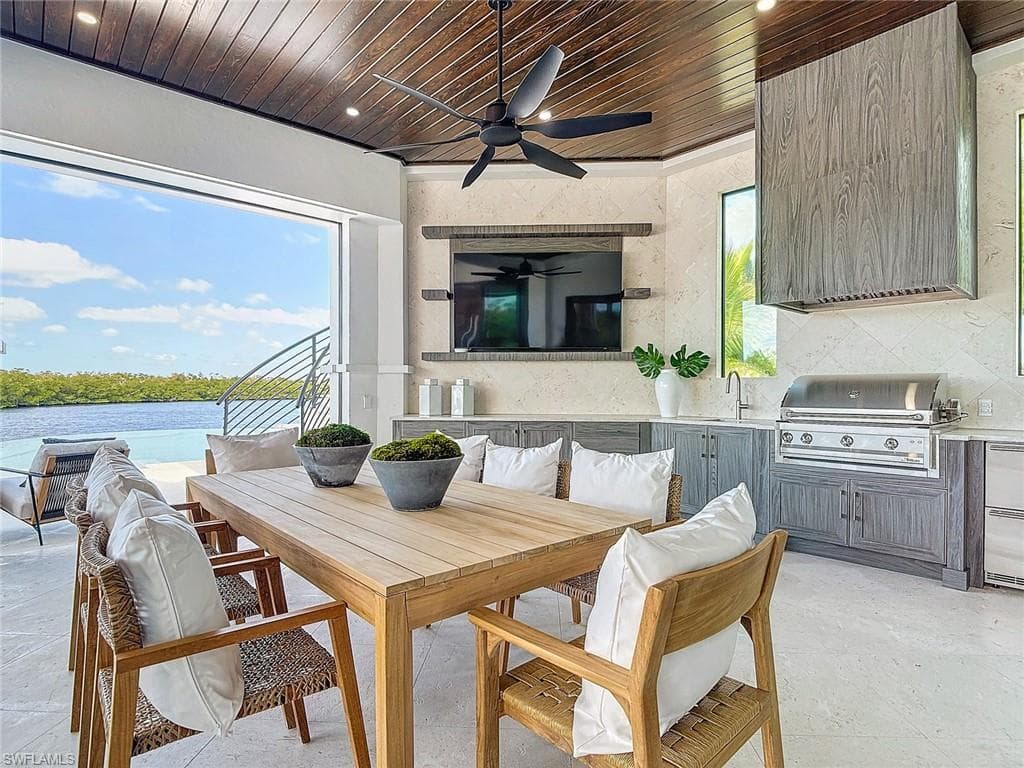 14201 Bay DR, FORT MYERS FL 33919-42