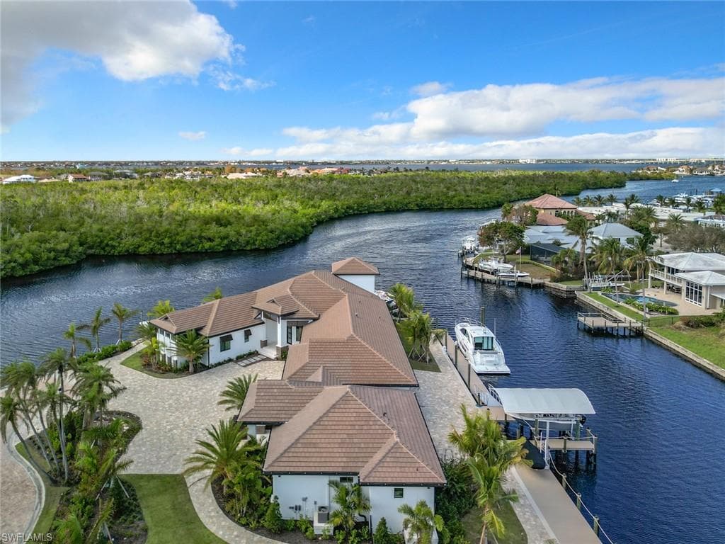 14201 Bay DR, FORT MYERS FL 33919-4