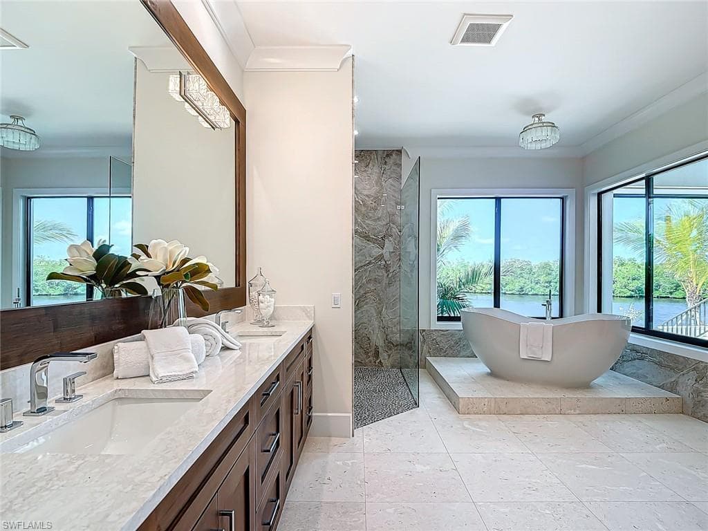 14201 Bay DR, FORT MYERS FL 33919-23
