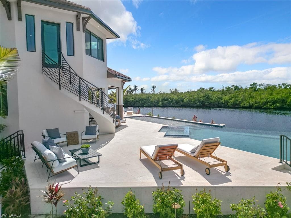 14201 Bay DR, FORT MYERS FL 33919-39