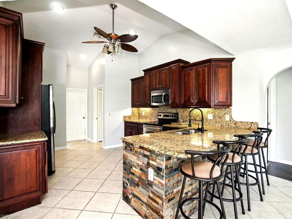 11802 Royal Tee CT, CAPE CORAL FL 33991-14