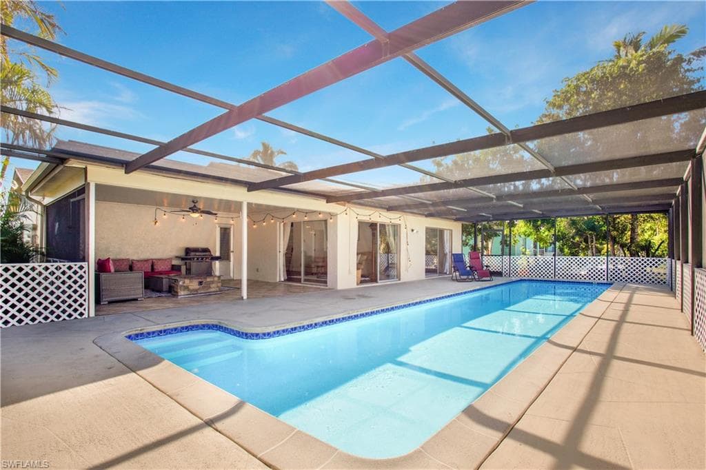 1039 Cardinal ST, NAPLES FL 34104-2