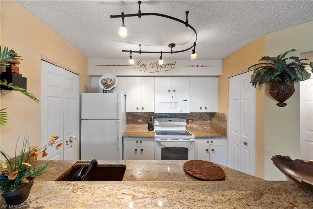 8870 Colonnades CT W # 328, BONITA SPRINGS FL 34135-9