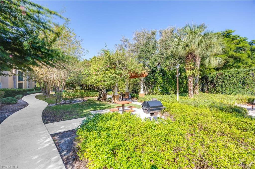 8870 Colonnades CT W # 328, BONITA SPRINGS FL 34135-18