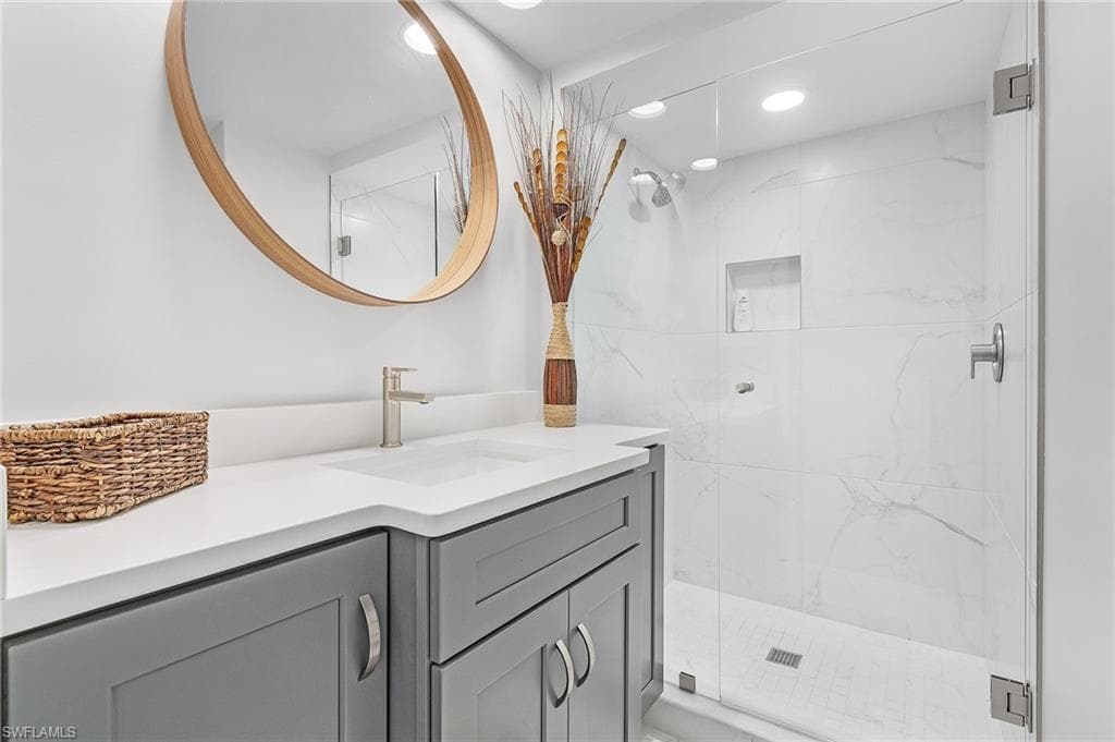 979 E Gulf DR # 264, SANIBEL FL 33957-16