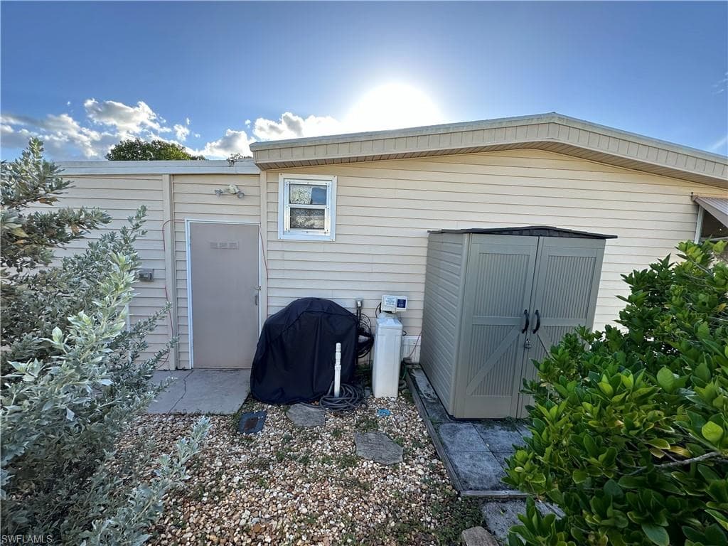 209 Harvest LN, NORTH FORT MYERS FL 33917-22