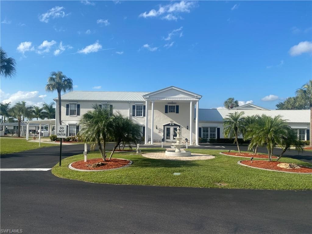 209 Harvest LN, NORTH FORT MYERS FL 33917-26