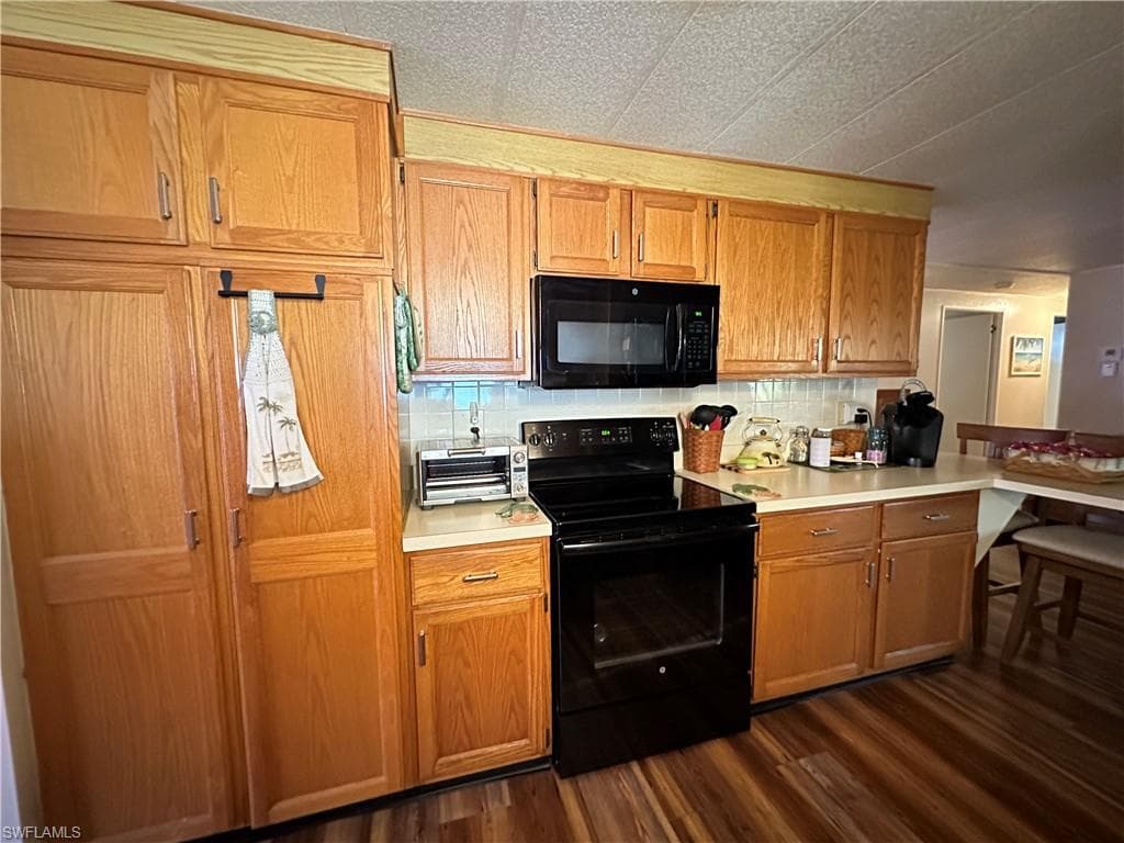 209 Harvest LN, NORTH FORT MYERS FL 33917-4