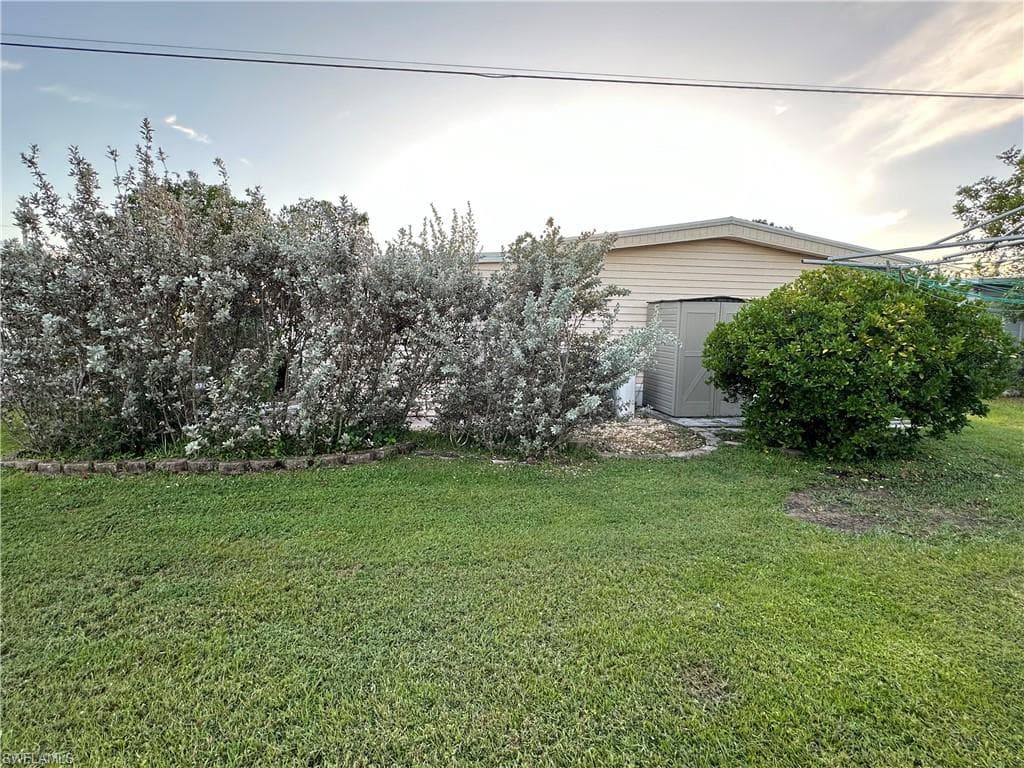 209 Harvest LN, NORTH FORT MYERS FL 33917-23