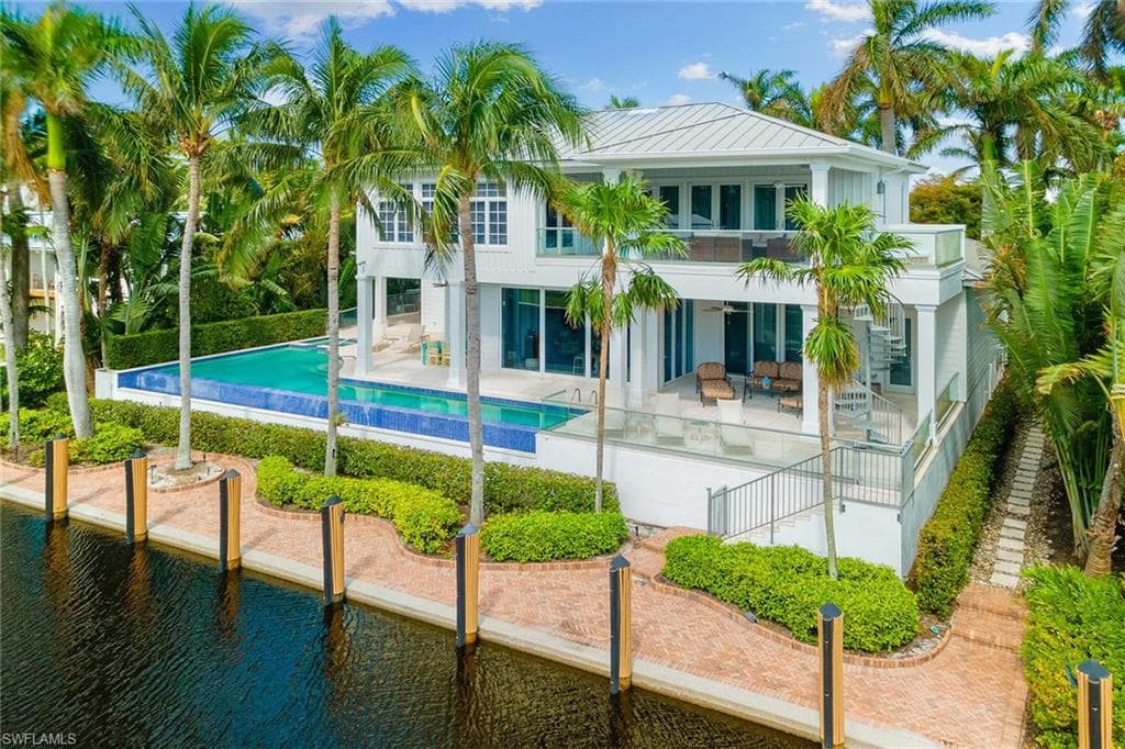 636 14th AVE S, NAPLES FL 34102-1