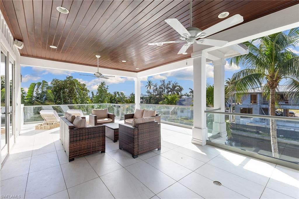 636 14th AVE S, NAPLES FL 34102-19