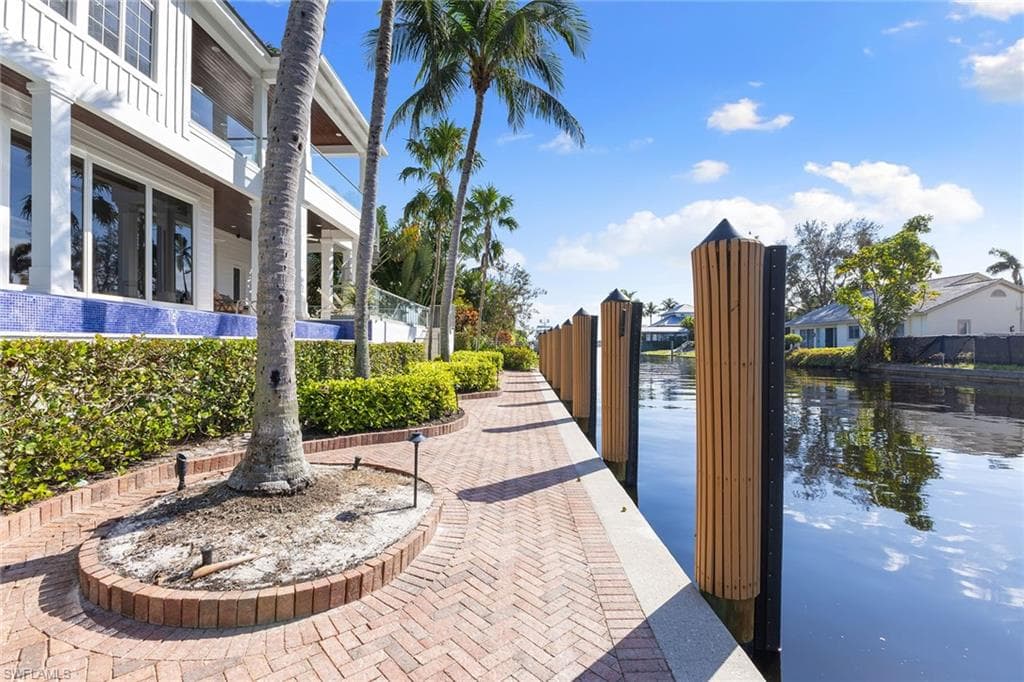 636 14th AVE S, NAPLES FL 34102-23