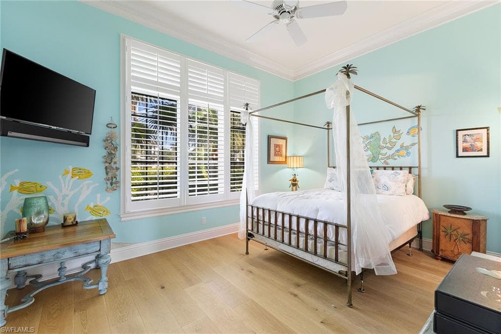 636 14th AVE S, NAPLES FL 34102-13