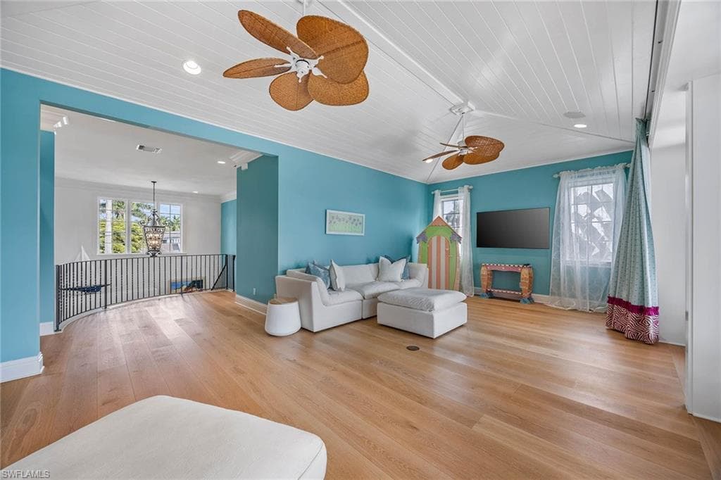 636 14th AVE S, NAPLES FL 34102-17