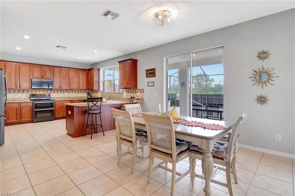 18280 Pine Nut CT, LEHIGH ACRES FL 33972-10