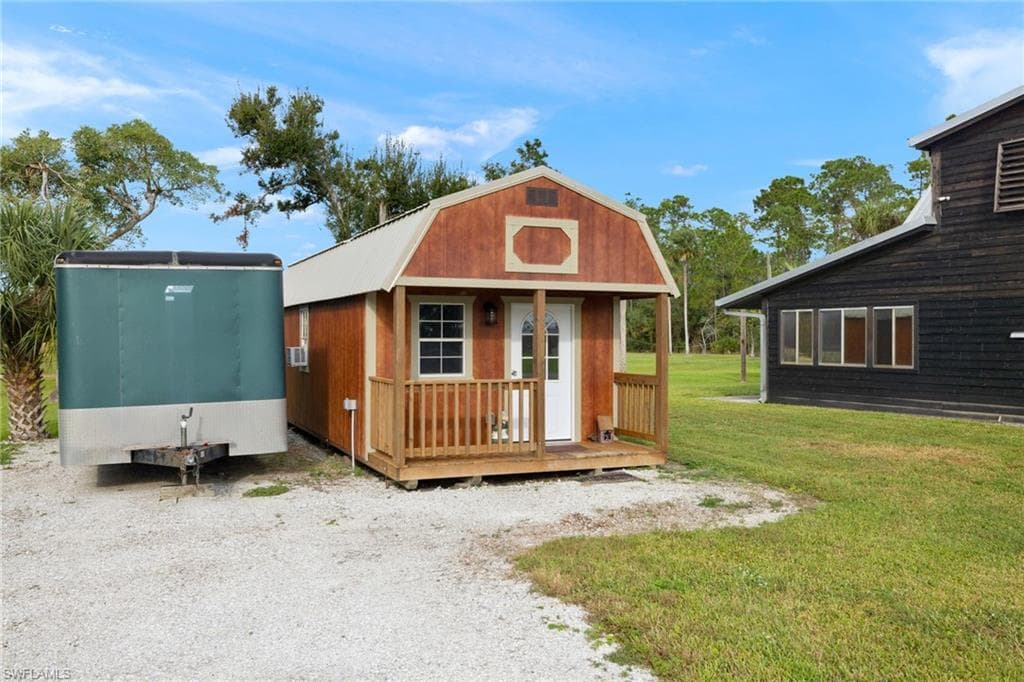 19731 State Road 31, NORTH FORT MYERS FL 33917-5