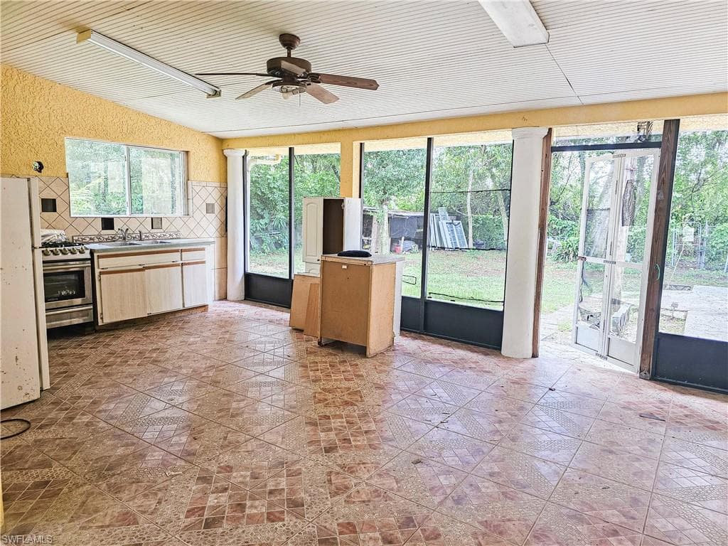 571 E Lincoln AVE, LABELLE FL 33935-41