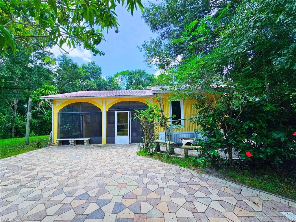 571 E Lincoln AVE, LABELLE FL 33935-21