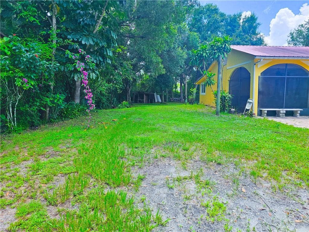 571 E Lincoln AVE, LABELLE FL 33935-4