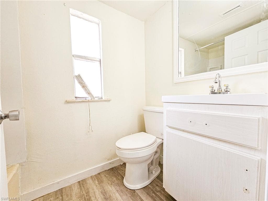 571 E Lincoln AVE, LABELLE FL 33935-33