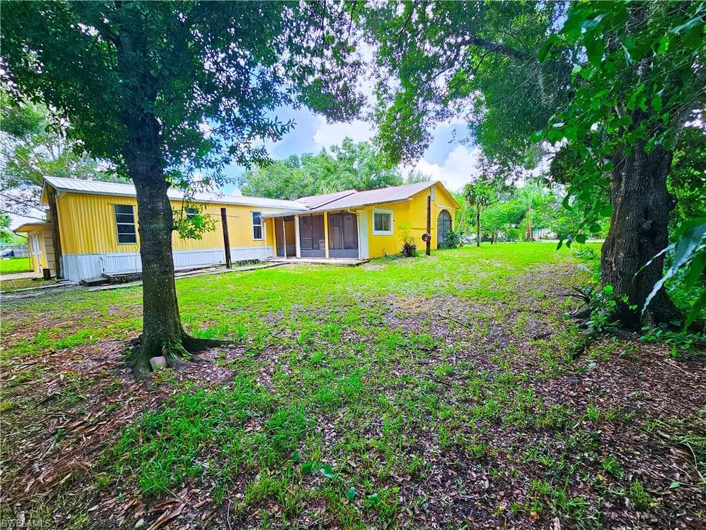 571 E Lincoln AVE, LABELLE FL 33935-9