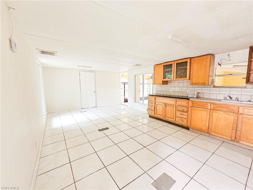 571 E Lincoln AVE, LABELLE FL 33935-20