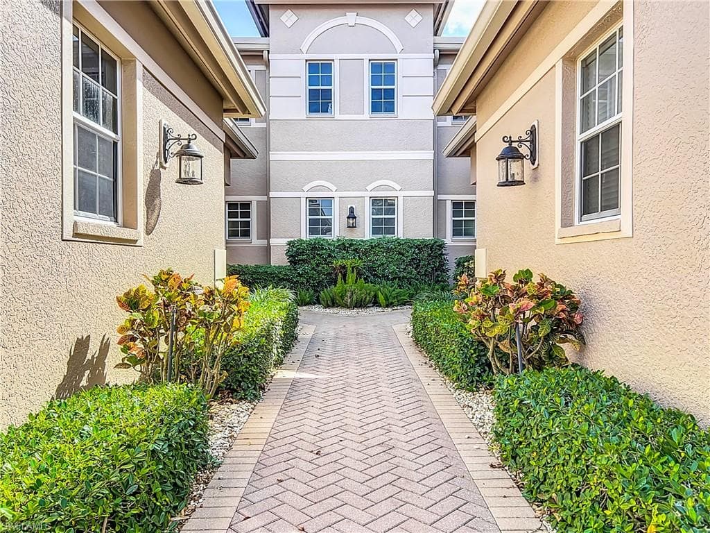 722 Regency Reserve CIR # 3001, NAPLES FL 34119-49