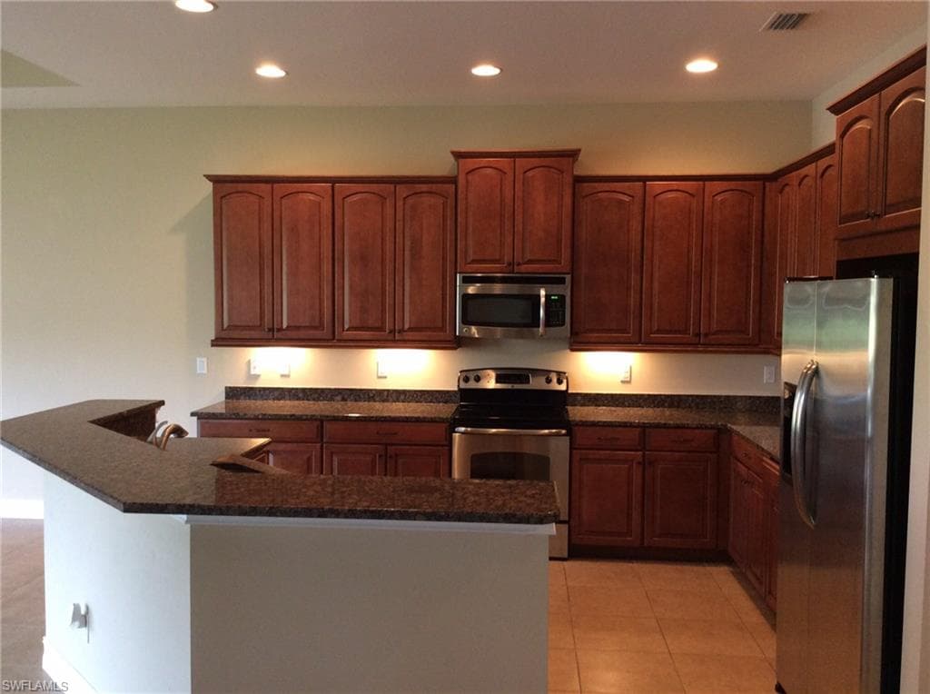 291 Saddlebrook LN, NAPLES FL 34110-2