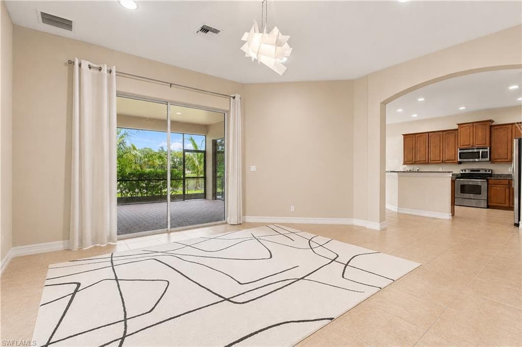 291 Saddlebrook LN-19