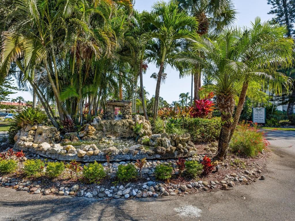 4351 27th CT SW # 203, NAPLES FL 34116-26